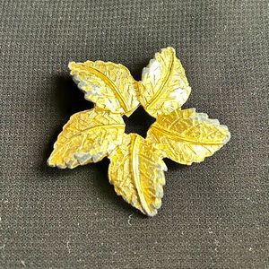 VTG Gold Tone metal leaf brooch. Some damage to tips of leaves.